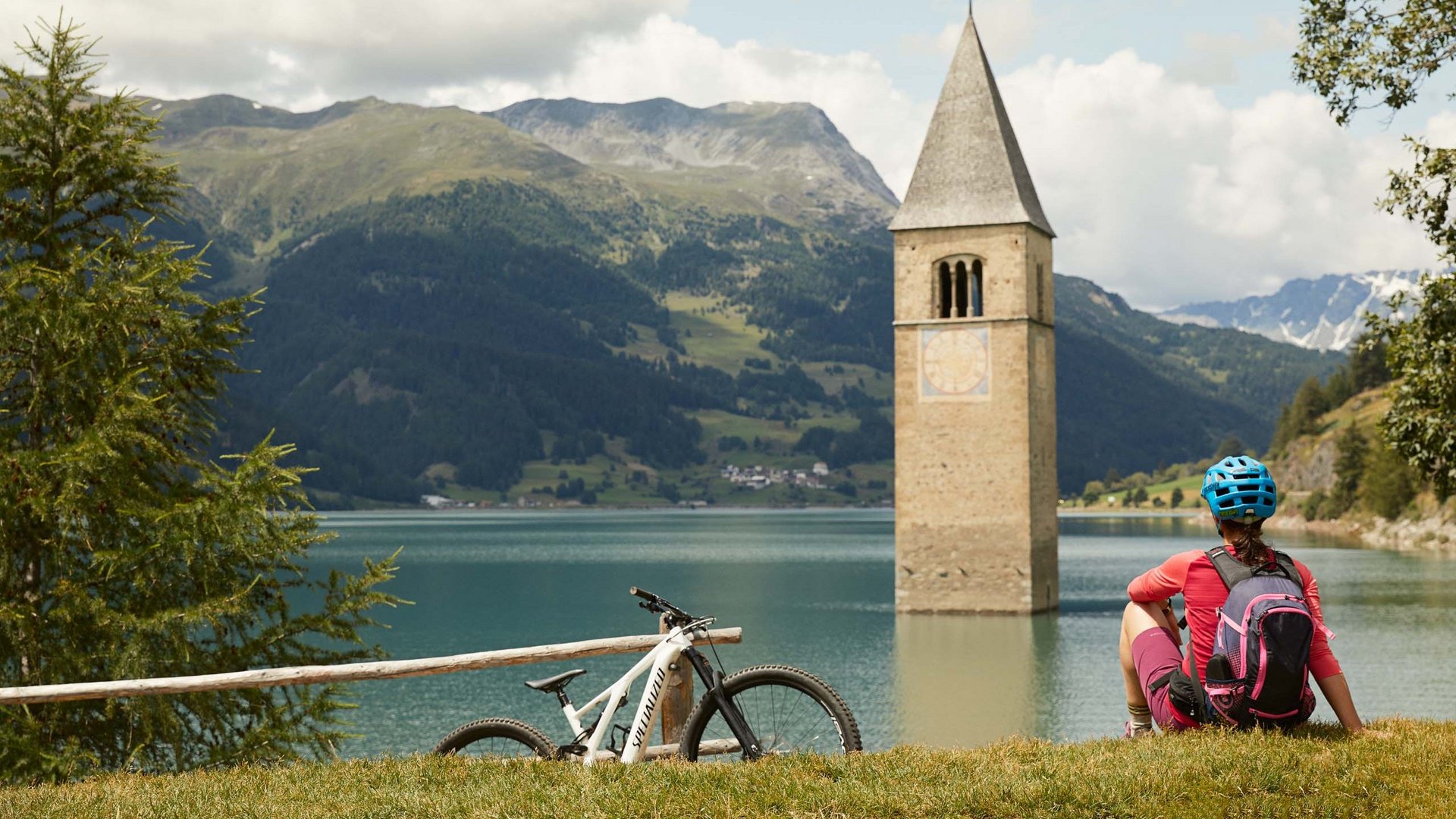 Un alloggio sul Lago di Resia, antico maso di contrabbandieri Un alloggio sul Lago di Resia, antico maso di contrabbandieri