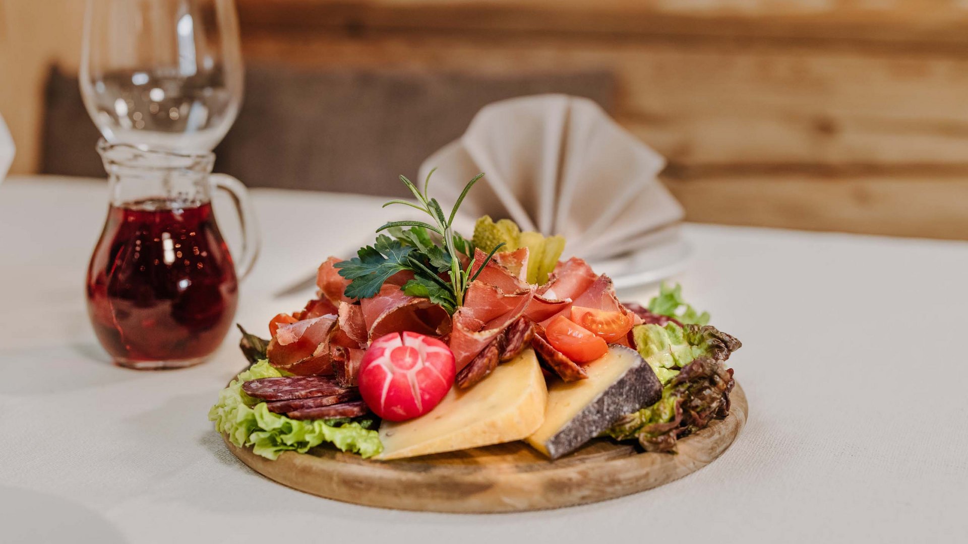 Un alloggio sul Lago di Resia, antico maso di contrabbandieri Un alloggio sul Lago di Resia, antico maso di contrabbandieri