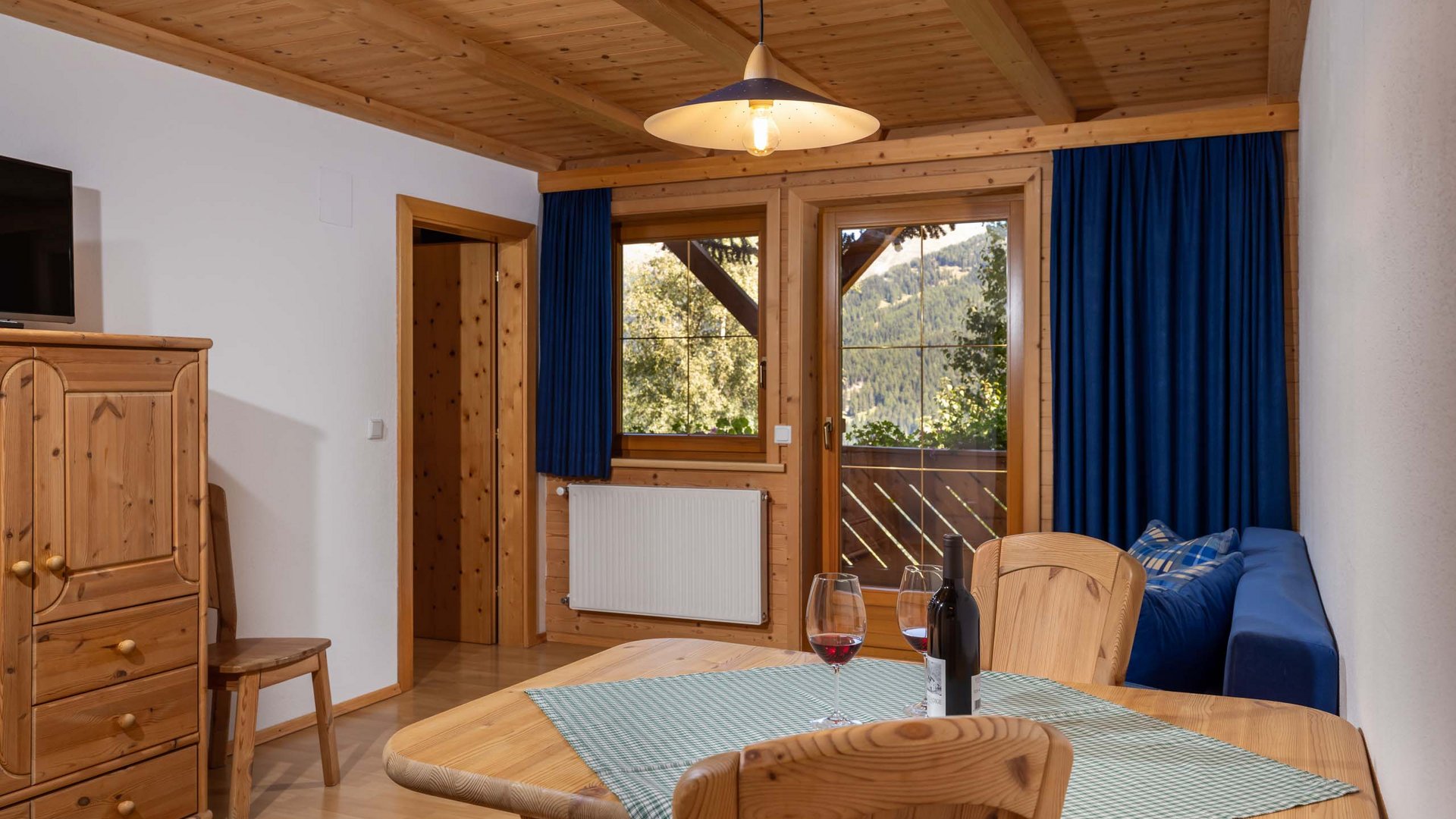 Appartamenti vacanze sul Lago di Resia? Appartamenti vacanze sul Lago di Resia?