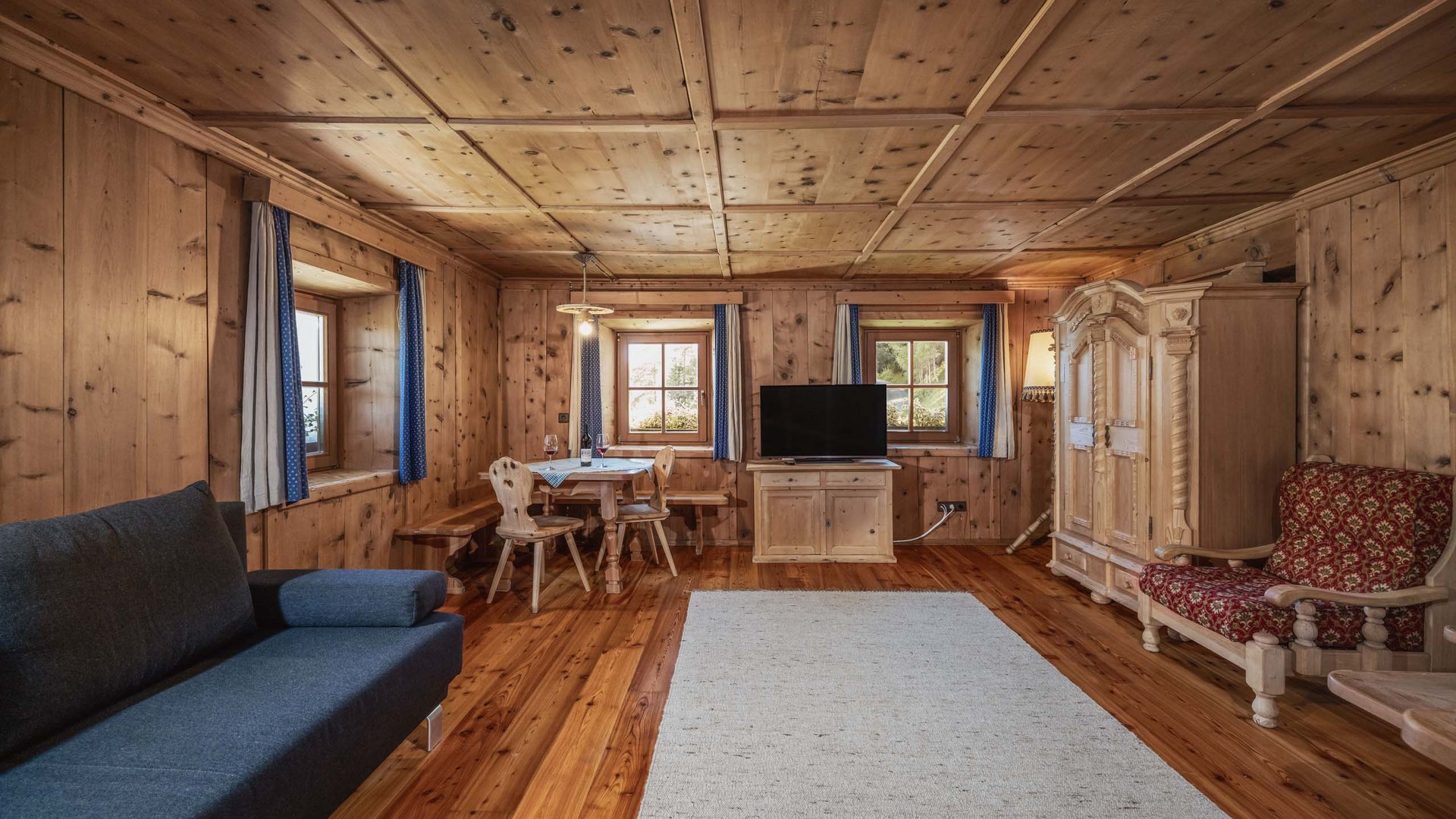 Un alloggio sul Lago di Resia, antico maso di contrabbandieri Un alloggio sul Lago di Resia, antico maso di contrabbandieri