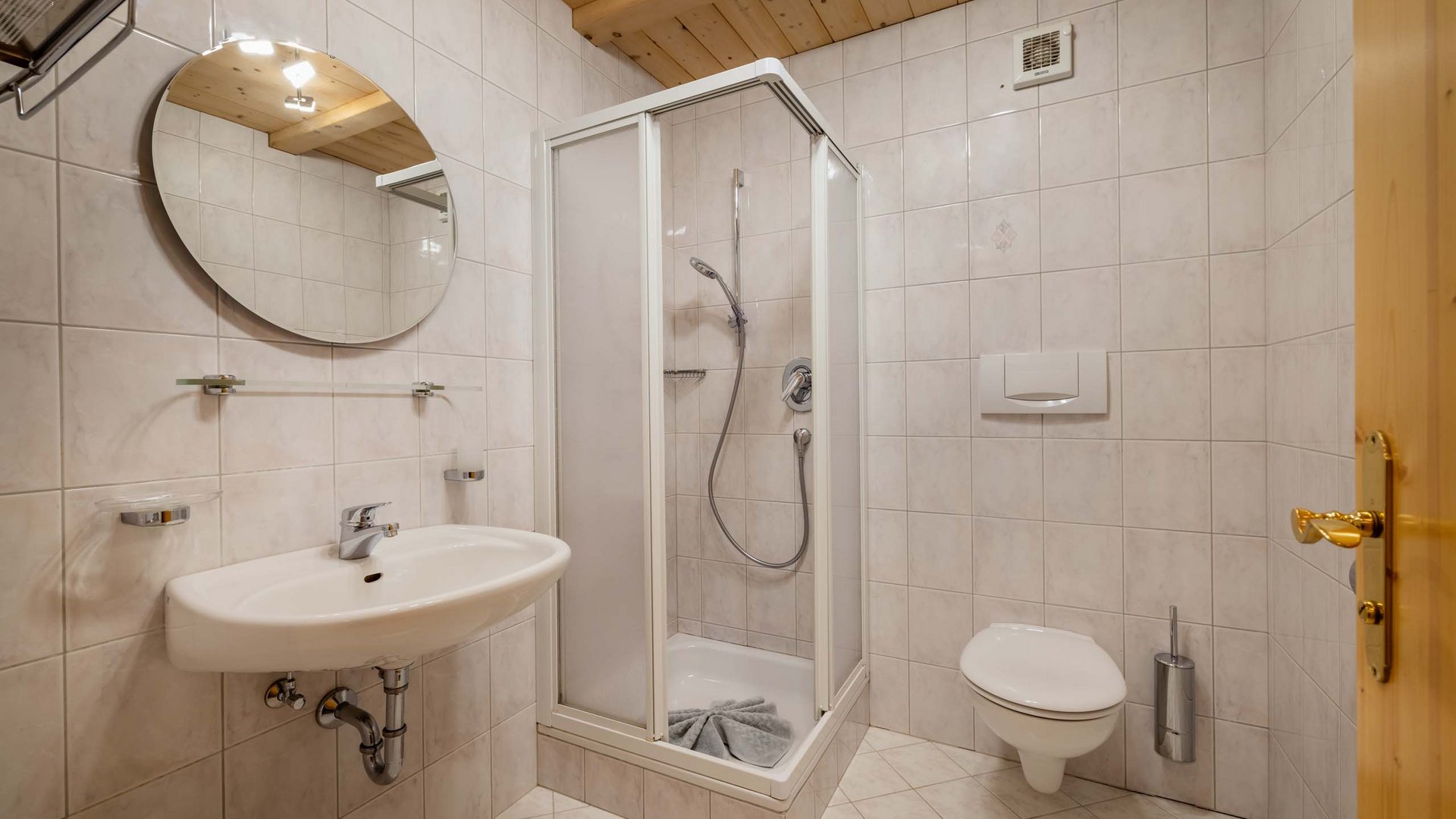 Urlaub in der Ferienwohnung am Reschensee Urlaub in der Ferienwohnung am Reschensee